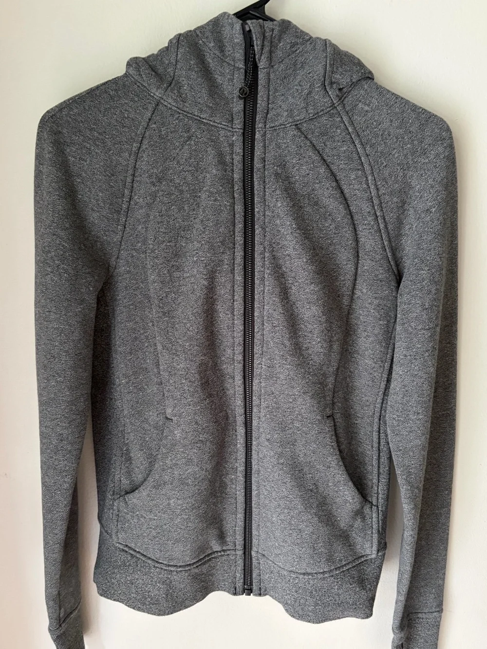 34. Size XS LULULEMON Heathered Grey Zip Up Scuba Hoodie
